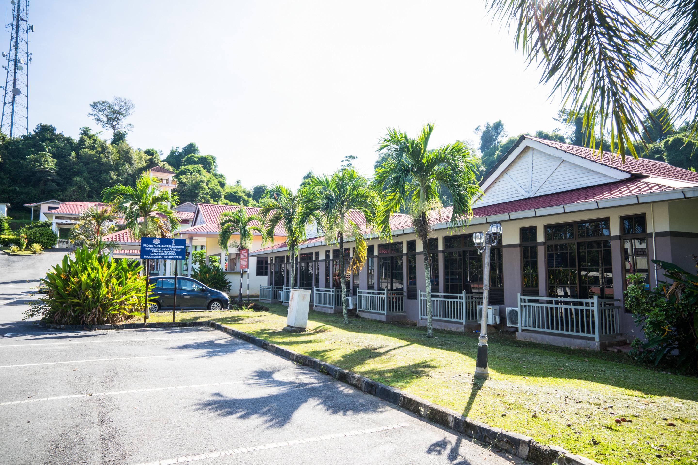 Terap Inn Kampong Raja Exterior foto